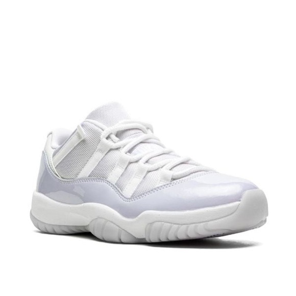 Air Jordan 11 Low "Pure Violet" sneakers - Picture 2 of 4
